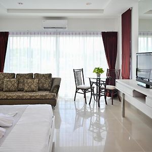 Studio Lit King-Size